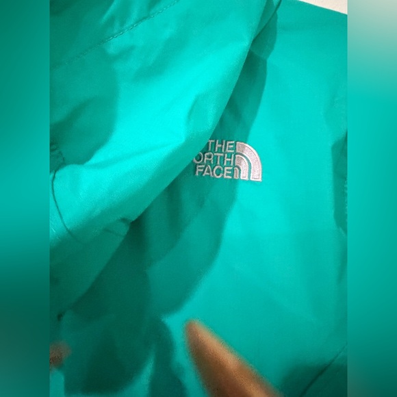 The North Face Women's Vibrant Teal Ski Jacket - Picture 7 of 11